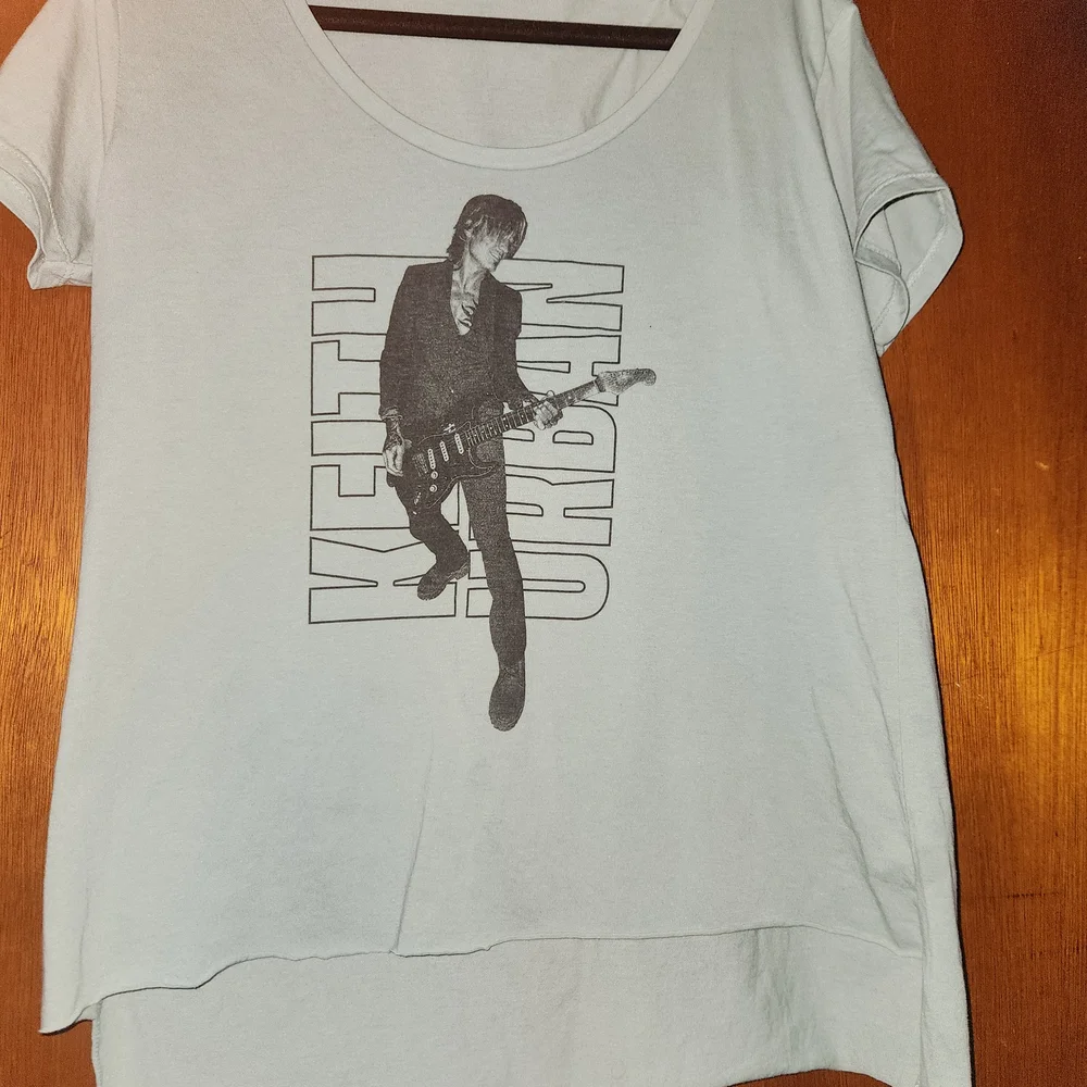 Graphic T-Shirt with Musician Print - Picture 1 of 7